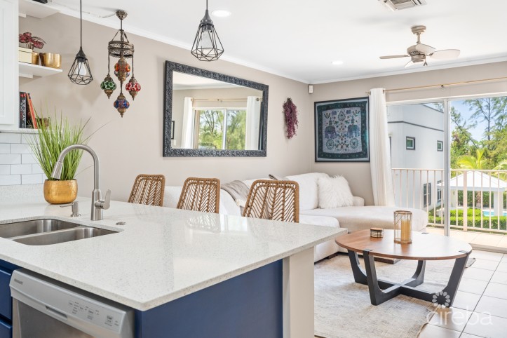 UPGRADED 2BEDS CANALFRONT