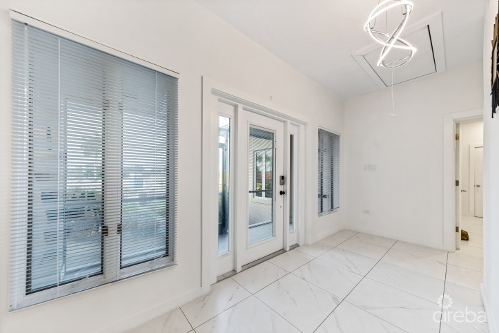 FULLY REMODELED 3BR FAMILY HOME IN NORTH SOUND ESTATES