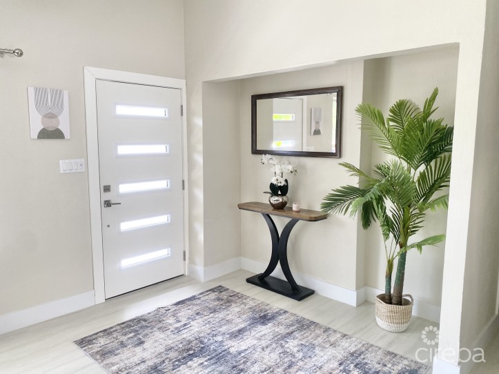 STUNNINGLY RENOVATED 3 BED +DEN HOME IN GEORGE TOWN