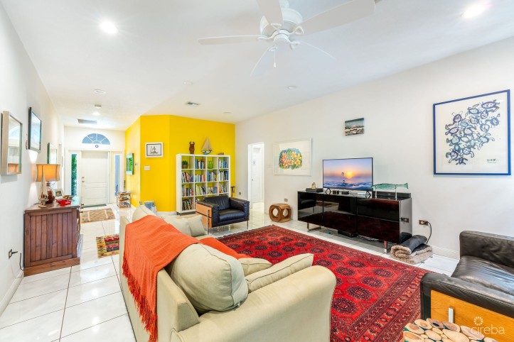 MULBERRY DRIVE 35, SOUTH SOUND HOME