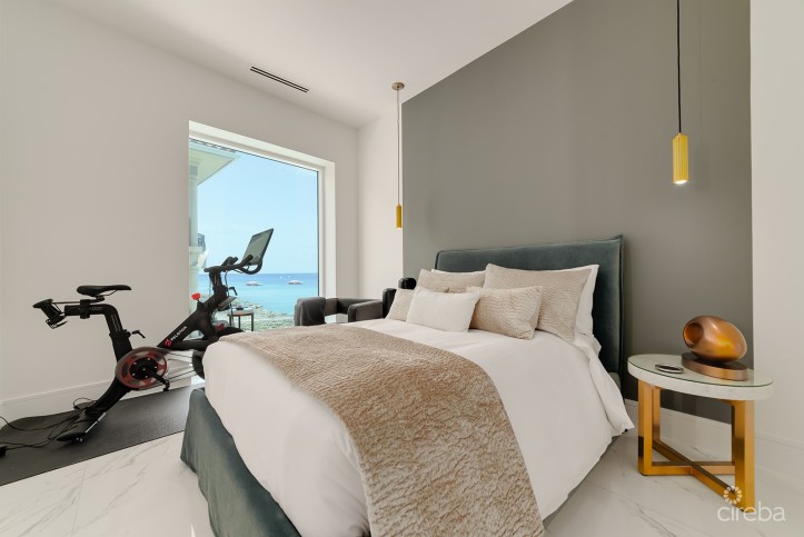 FIN- CHIC 4 BED W DEN CONDO