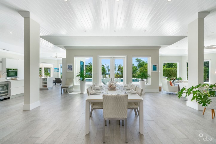 CHIARO DI LUNA, A LUXURY OCEAN FRONT ESTATE IN VISTA DEL MAR