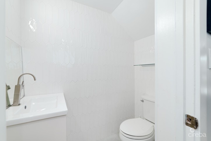 OCEAN CLUB 2BED/2.5BATH CONDO