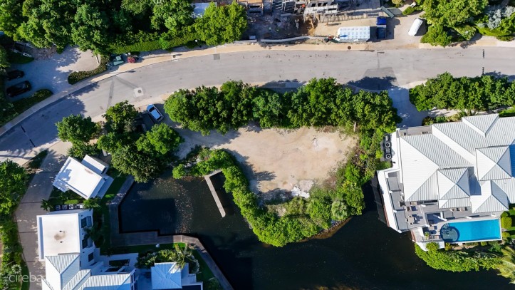 RITZ CARLTON DECK HOUSE #18 | CANAL FRONT LAND