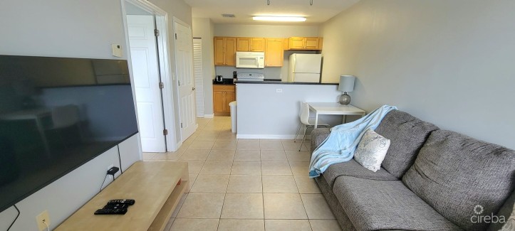 LAKESIDE--1BED/1BATH--MINUTES TO CAMANA BAY/SEVEN MILE BEACH