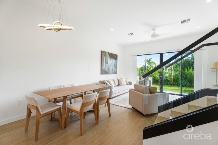 PRIVE 11 - SOUTH SOUND TOWNHOME