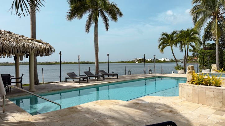 CRYSTAL HARBOUR - OCEAN FRONT HOME