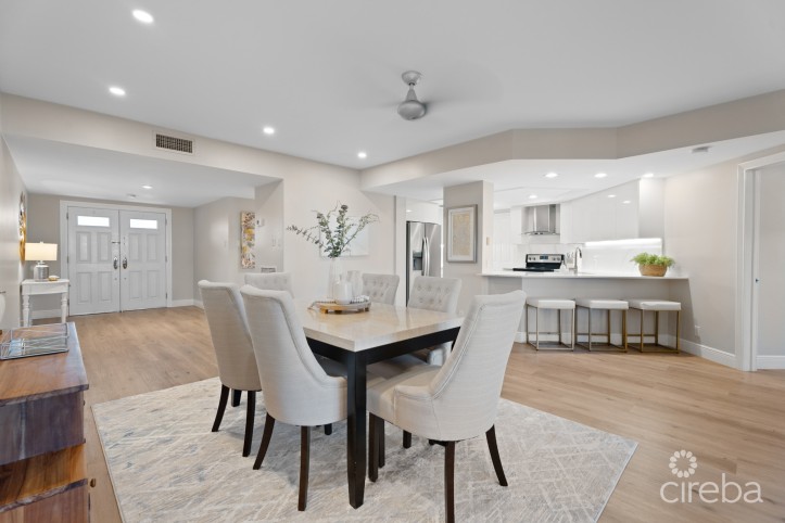 BRITANNIA, REGENTS COURT - SERENE CANAL LIVING