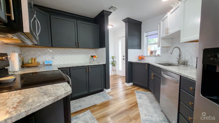 CAYMAN CROSSING 2 BED TOWNHOUSE