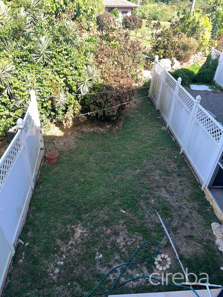 LOWER VALLEY LUXURY TOWNHOUSE