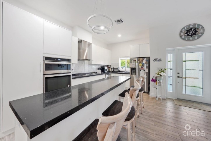 MANTRAS 2 BED MODERN CLOSE TO THE BEACH