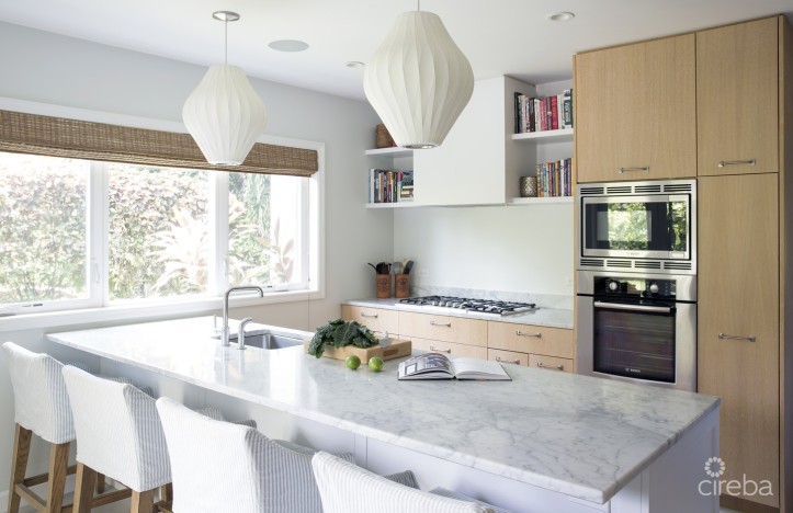 TIMELESS DESIGNER SOUTH SOUND HOME WITH POOL  AND GUEST COTTAGE