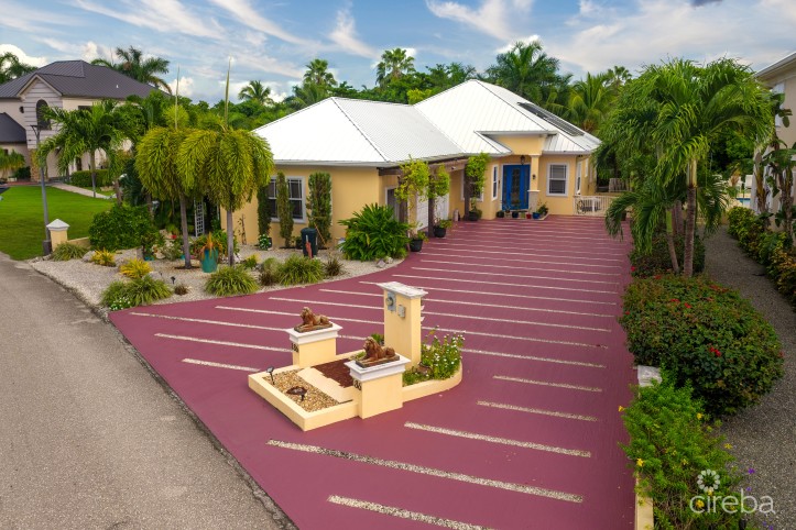 BIMINI DRIVE - LARGE FAMILY HOME IN GATED GRAND HARBOUR COMMUNITY