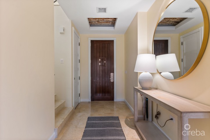 RITZ CARLTON - EXCLUSIVE RESORTS RESIDENCE