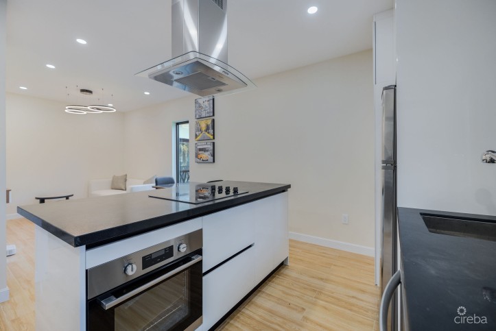 ARZA WEST BAY JADE - UPGRADED FULLY FURNISHED 1-BED/BATH CORNER UNIT