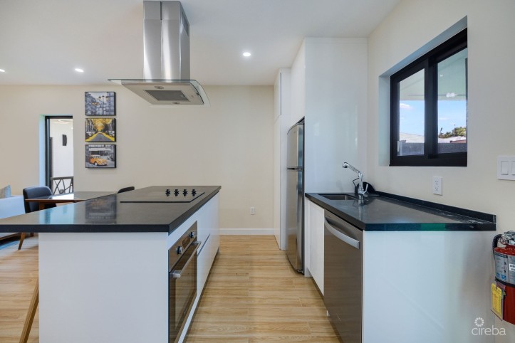 ARZA WEST BAY JADE - UPGRADED FULLY FURNISHED 1-BED/BATH CORNER UNIT