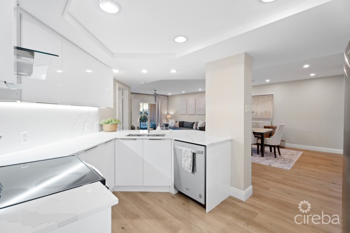 BRITANNIA REGENTS COURT | SERENE CANAL LIVING