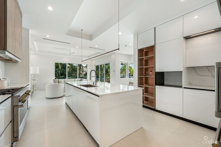 VISTA DEL MAR | A REIMAGINED WATERFRONT ESTATE