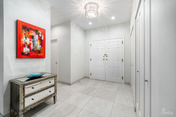 BRITANNIA LIONS COURT 322, SEVEN MILE BEACH CORRIDOR