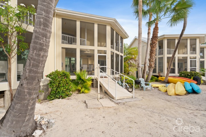 ISLAND HOUSE 15, RUM POINT BEACHFRONT TOWNHOME