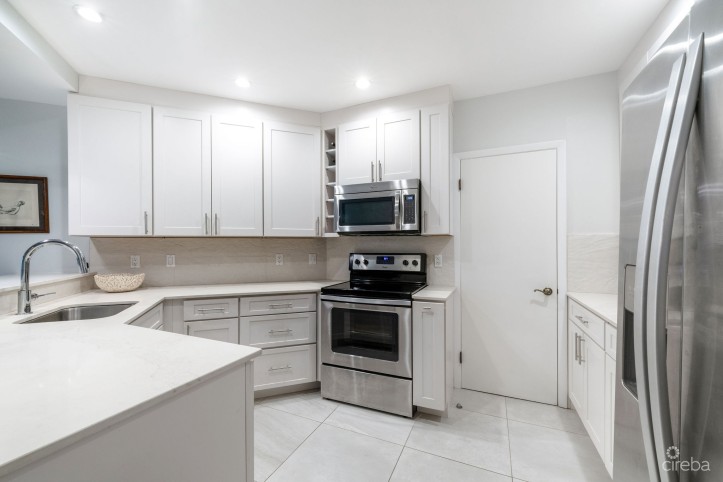 BRITANNIA LIONS COURT 322, SEVEN MILE BEACH CORRIDOR