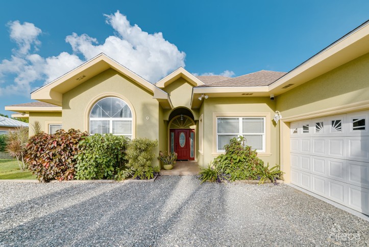 5-BEDROOM FAMILY GEM IN SAVANNAH MEADOWS  W/RENTAL UNIT