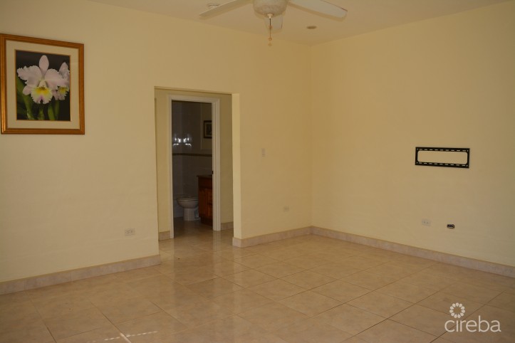 ROYAL HEIGHTS HALF DUPLEX