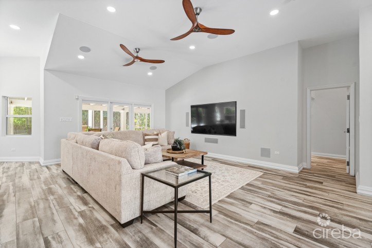 JACARANDA COURT 35, SOUTH SOUND HOME