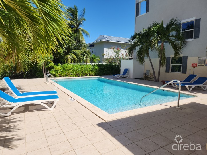 VILLA ROYALE W/STUDIO