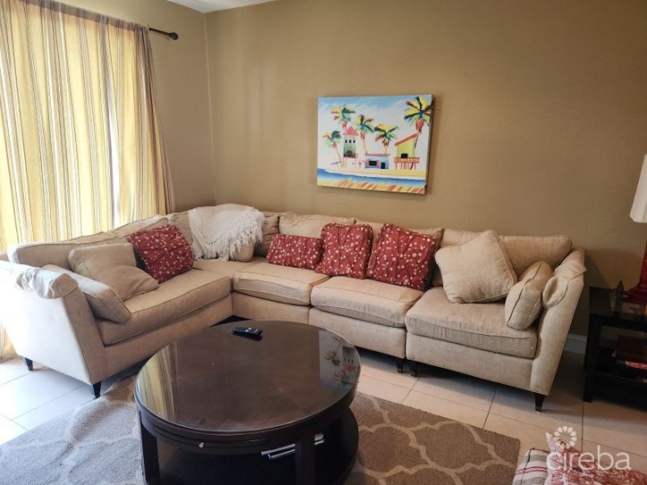 VILLA ROYALE W/STUDIO