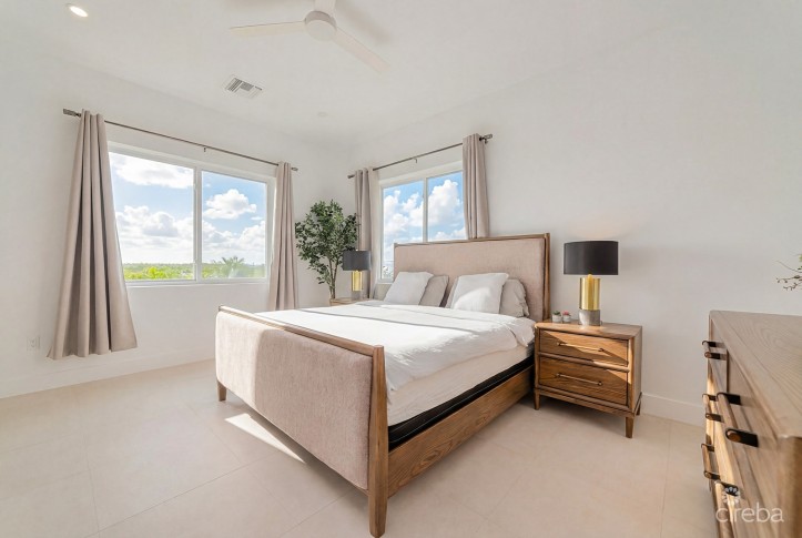 SUNSET POINT 19 - TOP FLOOR  PENTHOUSE WITH PANORAMIC SEA VIEWS