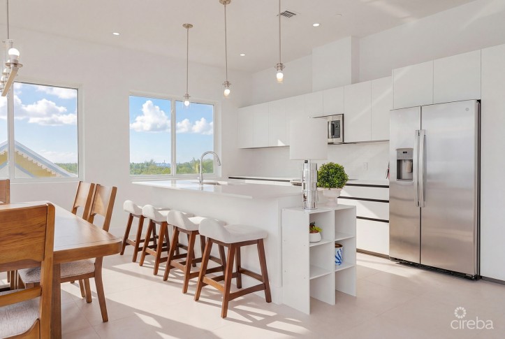 SUNSET POINT 19 - TOP FLOOR  PENTHOUSE WITH PANORAMIC SEA VIEWS