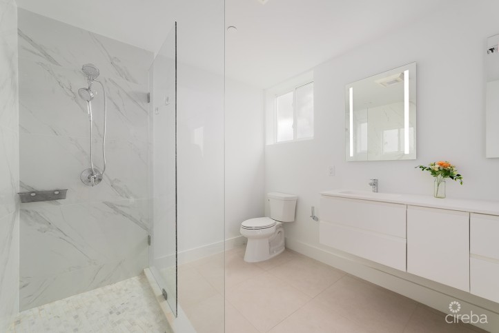 SUNSET POINT 19 - TOP FLOOR  PENTHOUSE WITH PANORAMIC SEA VIEWS