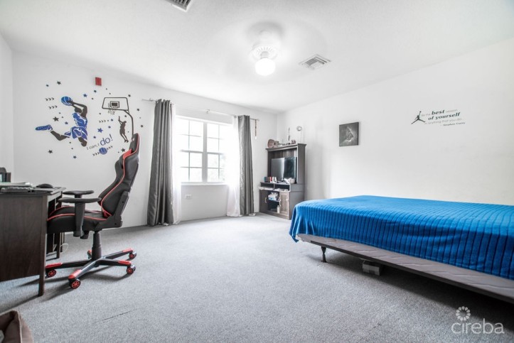 CHARMING & CENTRALLY LOCATED SOUTH COVE IN SOUTH SOUND