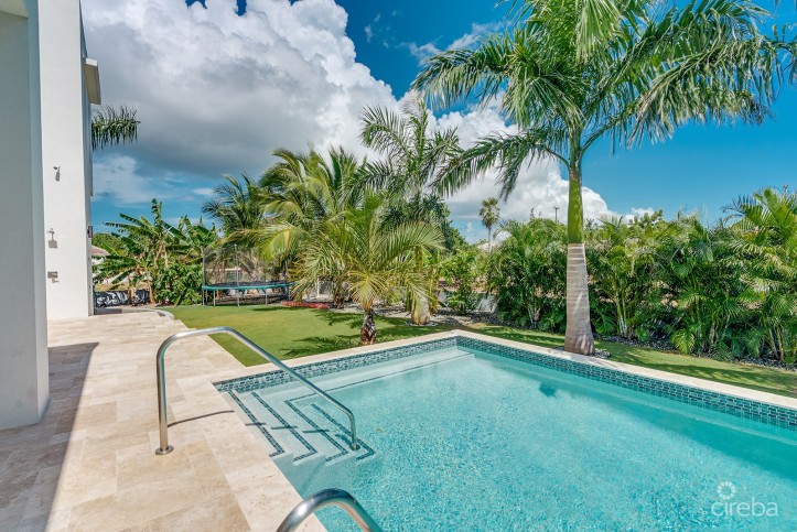 ROYAL PALMS - 5 BEDROOM ESTATE W/RENTAL UNIT