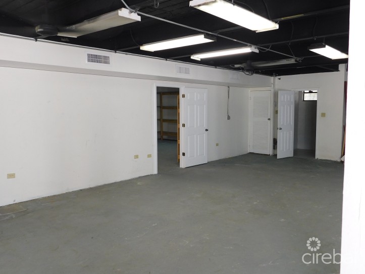 6,000 SQUARE FOOT STAND-ALONE WAREHOUSE - MARY STREET