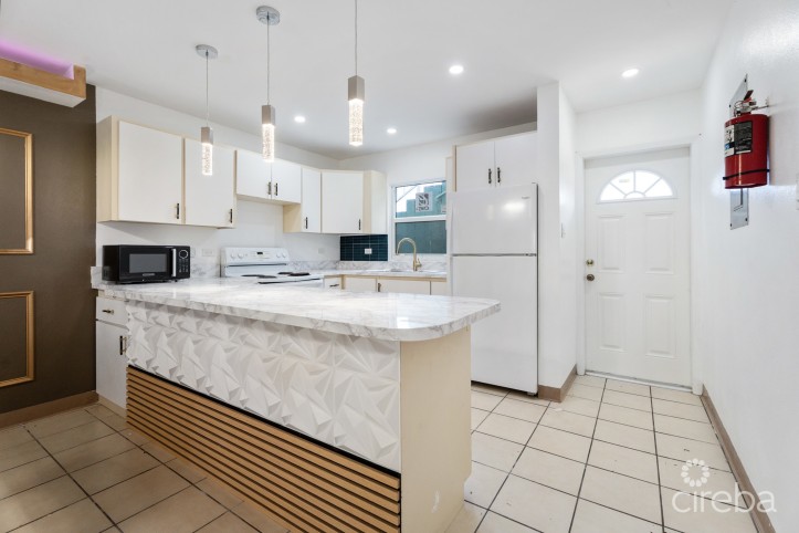 2-BEDROOM BRAMBLEWOOD APARTMENT - WEST BAY