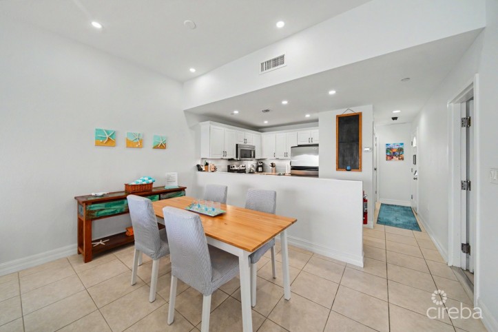 CASTAWAYS' COVE UNIT 328 A/B