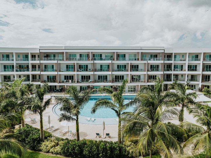 AURA #305 OCEANFRONT