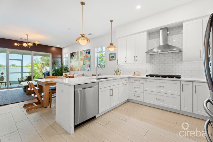 PERIWINKLE 51, 3 BEDROOM TOWNHOME