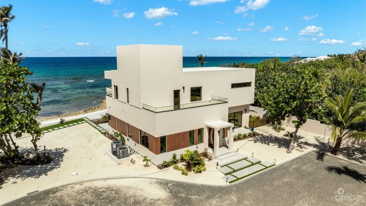 5 BED BEACH FRONT ESTATE - HALCYON POINT