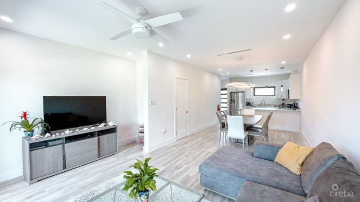 THE LAGOONS 2 BED WATERFRONT TOWNHOUSE