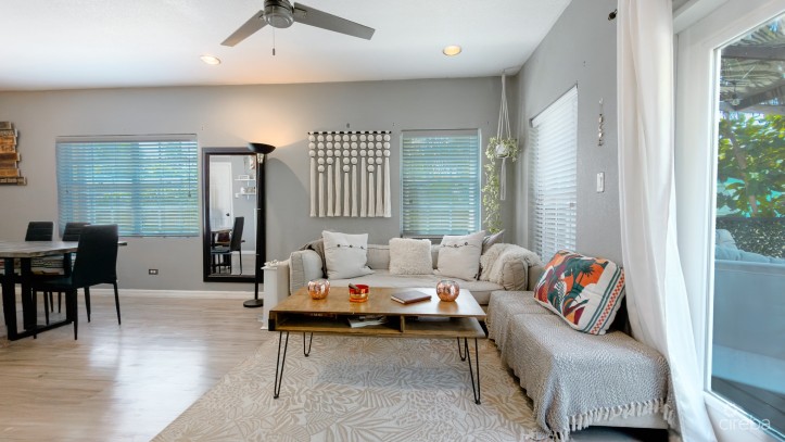 GOLDEN SPRINGS 2 BED END TOWNHOME