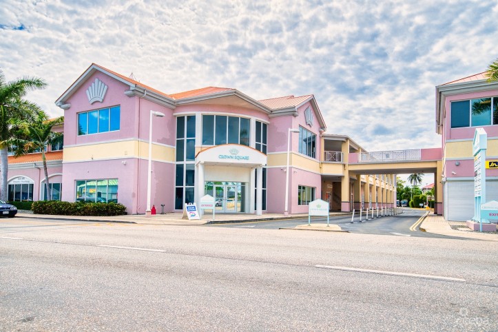 CROWN SQUARE | 16 UNIT COMMERCIAL INVESTMENT OPPORTUNITY
