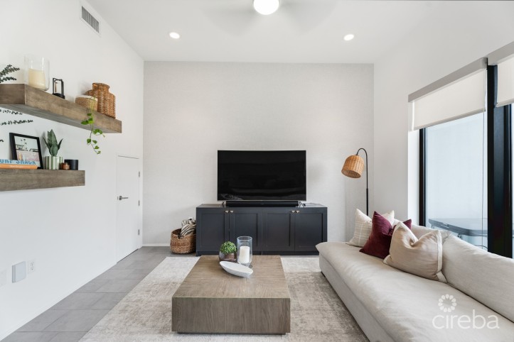 VELA 32, SOUTH SOUND TOWNHOME