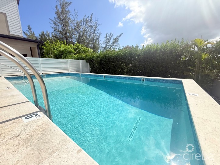 TROPHY CRESCENT 5-UNIT DEVELOPMENT
