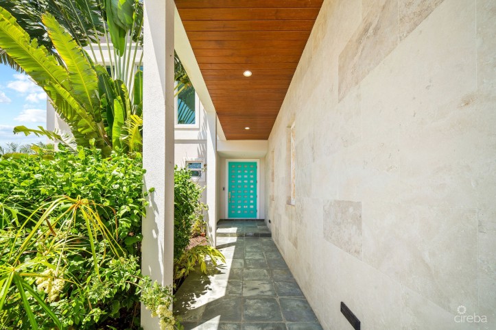 24  SHOREWINDS TRAIL, THE SHORES FAMILY HOME
