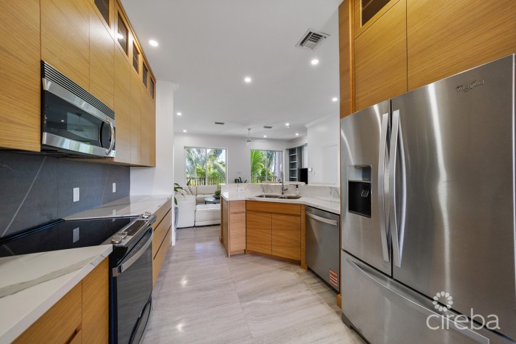 REDUCED! TURNBERRY  EAST #3 , CRYSTAL HARBOUR