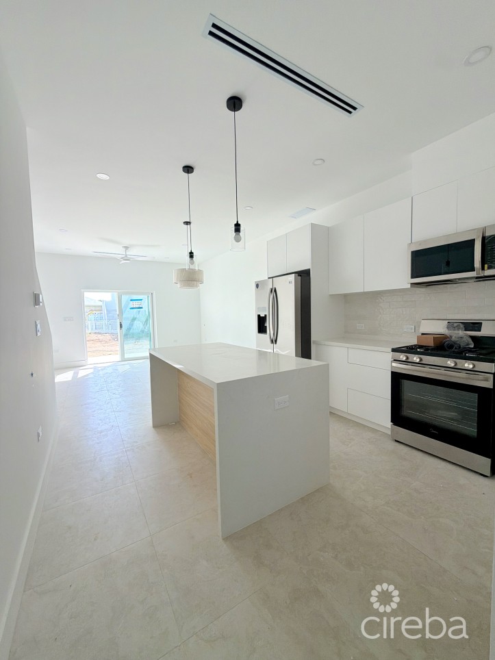 THREE BEDROOM, 3.5 BATHROOM RESIDENCE - DEVELOPER UNIT - THE MEADOWS AT BATABANO