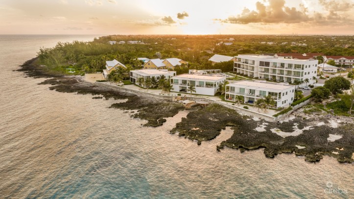 21 SUNSET POINT - TOP FLOOR UNIT - AMAZING VIEWS!!!